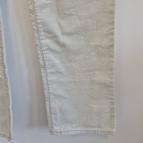 NWT Ann Taylor Loft Corduroy Slim Boot Pants Ivory Flap Pockets Size 4 Petite - Picture 5 of 15